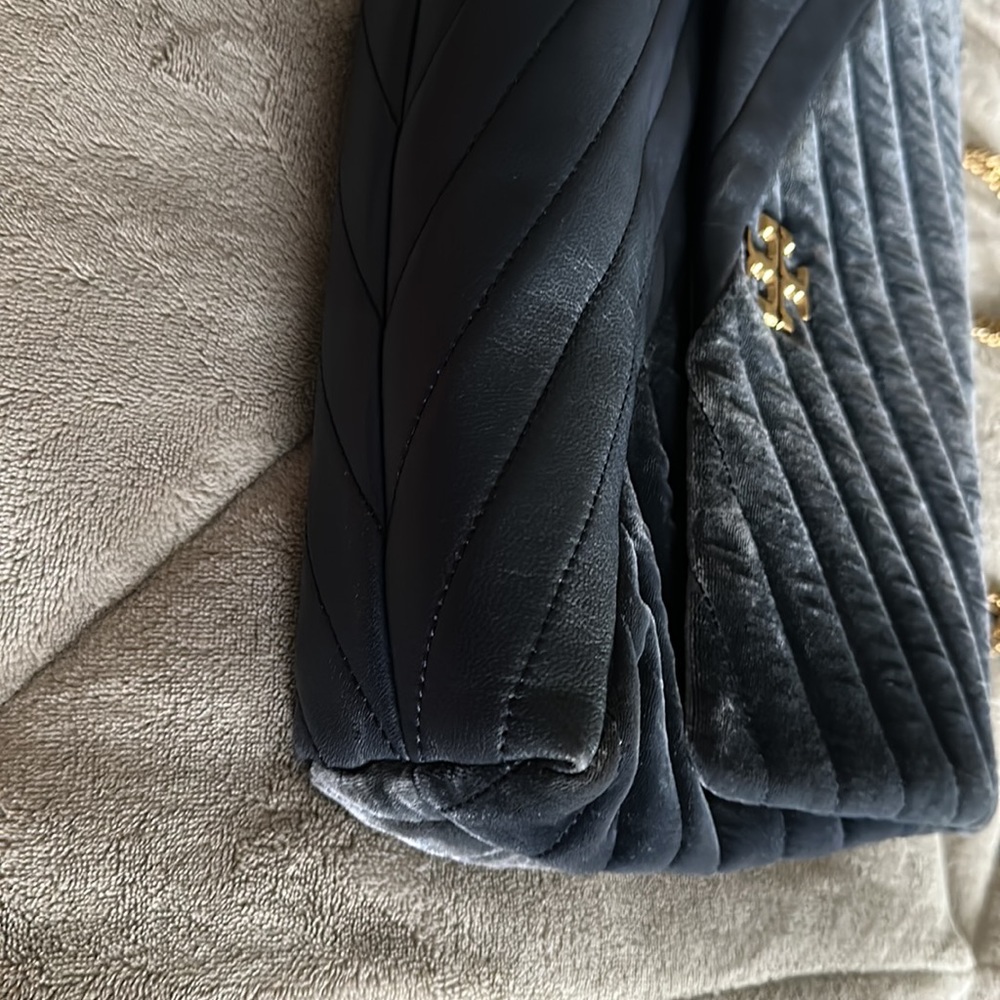 Tory Burch Kira chevron convertible - Picture 10 of 13